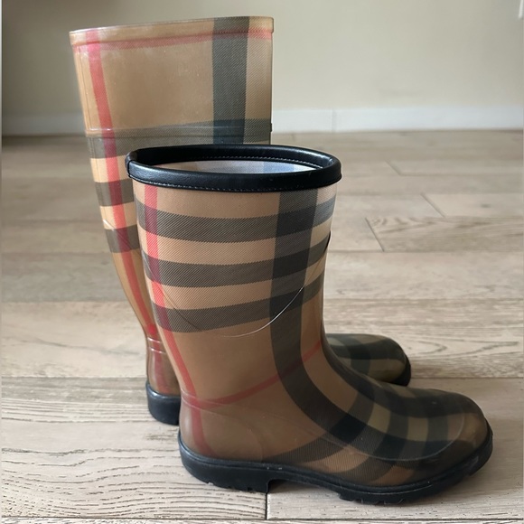 BURBERRY TALL SUPER NOVA CHECK PLAID RUBBER RAINBOOTS SIZE 36 / 6 - Picture 16 of 16